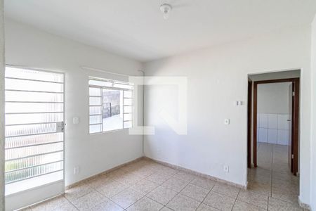 Sala de casa para alugar com 1 quarto, 50m² em Santa Monica, Belo Horizonte