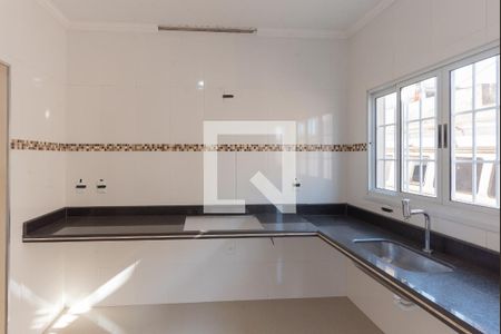 Casa à venda com 300m², 3 quartos e 5 vagas Casa à venda com 300m², 3 quartos e 5 vagasCozinha