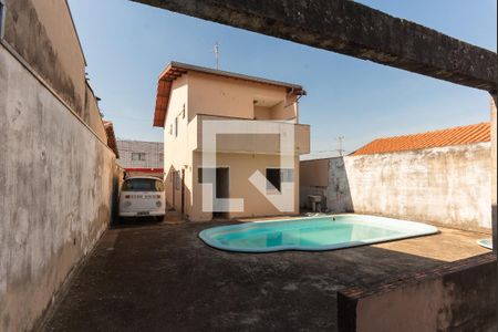Casa à venda com 300m², 3 quartos e 5 vagas Casa à venda com 300m², 3 quartos e 5 vagasPiscina
