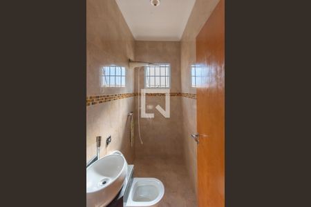 Casa à venda com 300m², 3 quartos e 5 vagas Casa à venda com 300m², 3 quartos e 5 vagasBanheiro