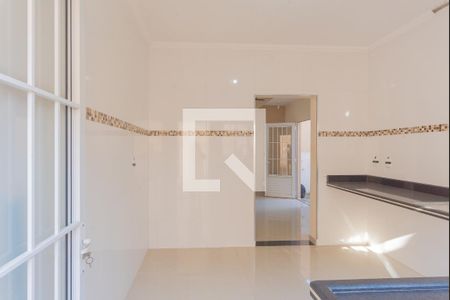 Casa à venda com 300m², 3 quartos e 5 vagas Casa à venda com 300m², 3 quartos e 5 vagasCozinha