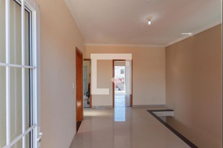 Casa à venda com 300m², 3 quartos e 5 vagas Casa à venda com 300m², 3 quartos e 5 vagasCorredor