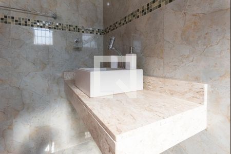 Casa à venda com 300m², 3 quartos e 5 vagas Casa à venda com 300m², 3 quartos e 5 vagasBanheiro da Suíte