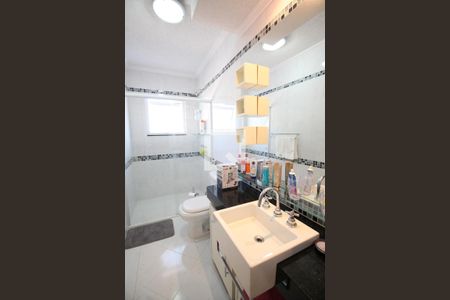 Casa à venda com 351m², 3 quartos e 5 vagas Casa à venda com 351m², 3 quartos e 5 vagasBanheiro da Suíte 2