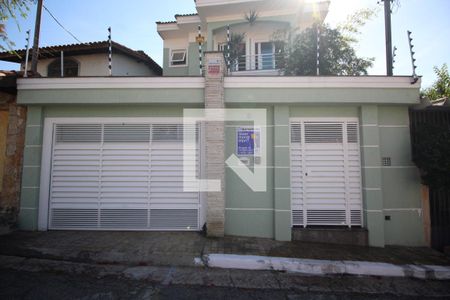 Casa à venda com 351m², 3 quartos e 5 vagas Casa à venda com 351m², 3 quartos e 5 vagasFachada