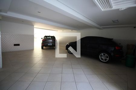 Casa à venda com 351m², 3 quartos e 5 vagas Casa à venda com 351m², 3 quartos e 5 vagasGaragem