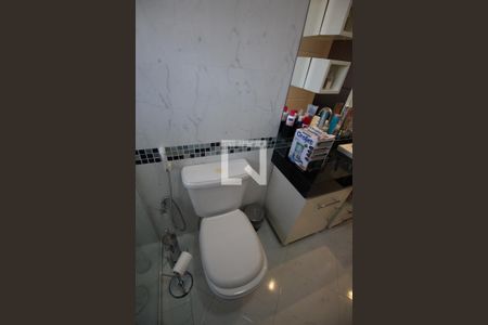 Casa à venda com 351m², 3 quartos e 5 vagas Casa à venda com 351m², 3 quartos e 5 vagasBanheiro da Suíte 2