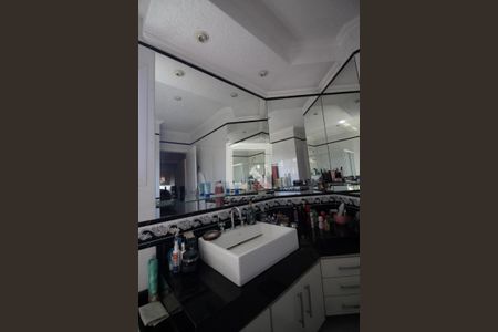 Casa à venda com 351m², 3 quartos e 5 vagas Casa à venda com 351m², 3 quartos e 5 vagasBanheiro da Suíte 1