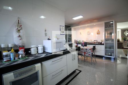 Casa à venda com 351m², 3 quartos e 5 vagas Casa à venda com 351m², 3 quartos e 5 vagasCozinha