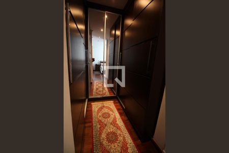 Casa à venda com 351m², 3 quartos e 5 vagas Casa à venda com 351m², 3 quartos e 5 vagasCloset