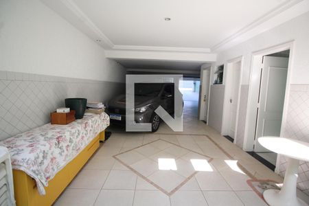 Casa à venda com 351m², 3 quartos e 5 vagas Casa à venda com 351m², 3 quartos e 5 vagasGaragem