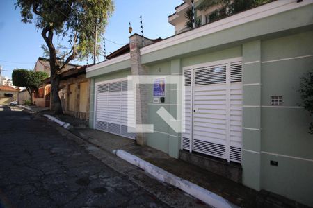 Casa à venda com 351m², 3 quartos e 5 vagas Casa à venda com 351m², 3 quartos e 5 vagasFachada