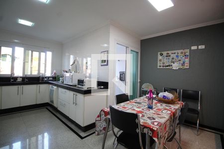 Casa à venda com 351m², 3 quartos e 5 vagas Casa à venda com 351m², 3 quartos e 5 vagasCozinha