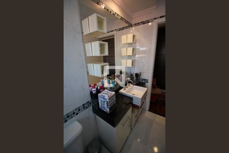 Casa à venda com 351m², 3 quartos e 5 vagas Casa à venda com 351m², 3 quartos e 5 vagasBanheiro da Suíte 2