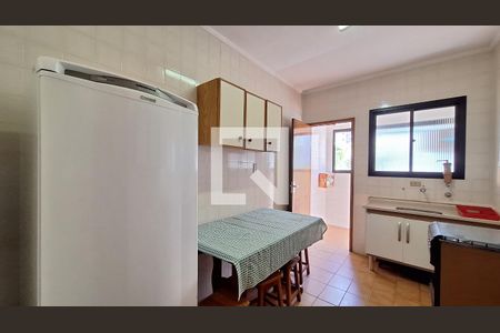 Cozinha de apartamento para alugar com 2 quartos, 90m² em Vila Tupi, Praia Grande
