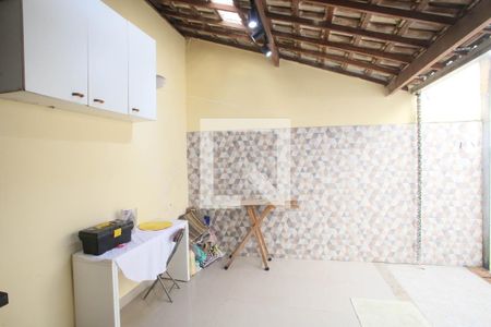 Casa à venda com 120m², 3 quartos e 1 vagaÁrea de Serviço