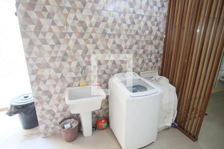 Casa à venda com 120m², 3 quartos e 1 vagaÁrea de Serviço