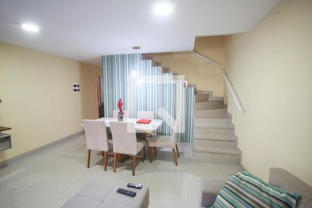 Sala de casa à venda com 3 quartos, 120m² em Taquara, Rio de Janeiro