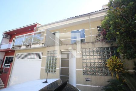 Casa à venda com 120m², 3 quartos e 1 vagaFachada