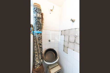 Apartamento para alugar com 80m², 2 quartos e sem vaga Apartamento para alugar com 80m², 2 quartos e sem vagaBanheiro de Serviço