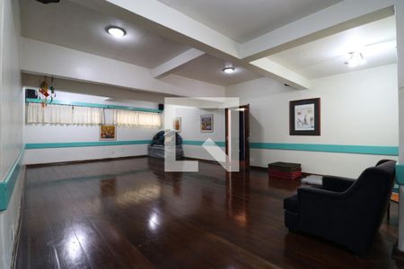 Casa à venda com 247m², 6 quartos e 4 vagasÁrea comum