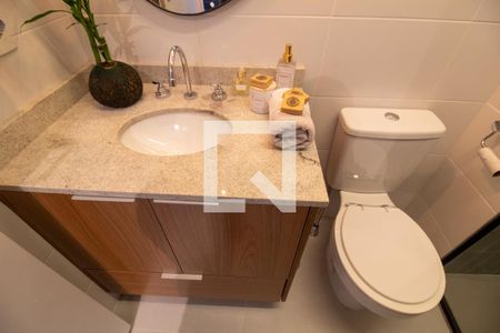 Banheiro de kitnet/studio para alugar com 1 quarto, 28m² em Jardim das Acacias, São Paulo