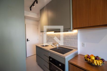 Cozinha de kitnet/studio para alugar com 1 quarto, 28m² em Jardim das Acacias, São Paulo