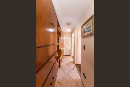 Apartamento à venda com 76m², 2 quartos e 1 vagaCorredor