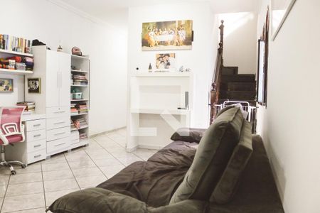 Sala de casa à venda com 4 quartos, 180m² em Parque Maria Domitila, São Paulo