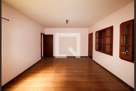 Casa à venda com 4 quartos, 323m² em Dona Clara, Belo Horizonte