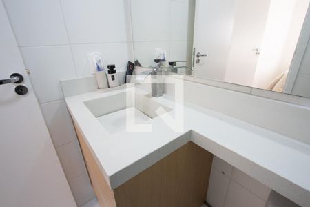 Apartamento à venda com 83m², 2 quartos e 1 vagaBanheiro Social