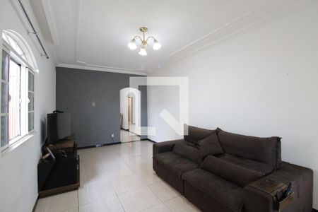 Sala de casa à venda com 3 quartos, 360m² em Santa Monica, Belo Horizonte