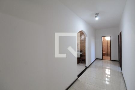 Casa à venda com 360m², 3 quartos e 7 vagasCorredor
