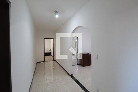 Casa à venda com 360m², 3 quartos e 7 vagasCorredor