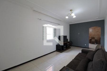 Sala de casa à venda com 3 quartos, 360m² em Santa Monica, Belo Horizonte