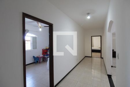 Casa à venda com 360m², 3 quartos e 7 vagasCorredor