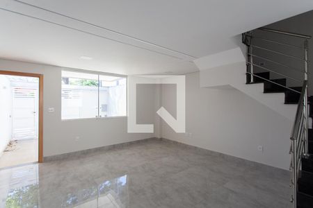 Sala de casa à venda com 3 quartos, 106m² em Itapoã, Belo Horizonte