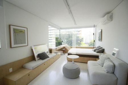 Entrada de kitnet/studio para alugar com 1 quarto, 30m² em Vila Nova Conceição, São Paulo