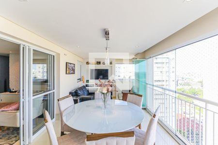 Apartamento à venda com 130m², 4 quartos e 2 vagasVaranda