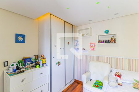 Apartamento à venda com 130m², 4 quartos e 2 vagasQuarto 2