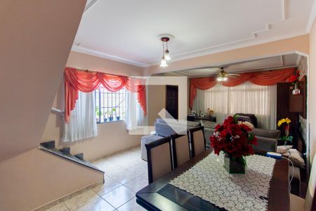 Sala de casa à venda com 3 quartos, 300m² em Vila Ema, São Paulo