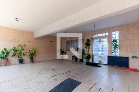 Casa à venda com 300m², 3 quartos e 3 vagasGaragem