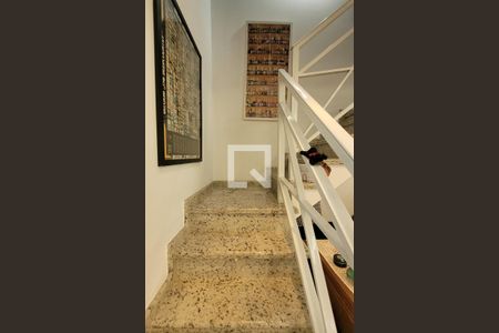 Escada de casa para alugar com 3 quartos, 130m² em Vila Scarpelli, Santo André