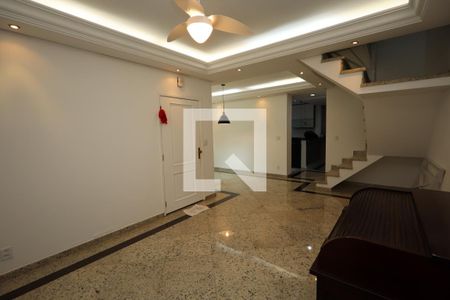 Sala de TV de casa de condomínio à venda com 3 quartos, 136m² em Vila Scarpelli, Santo André