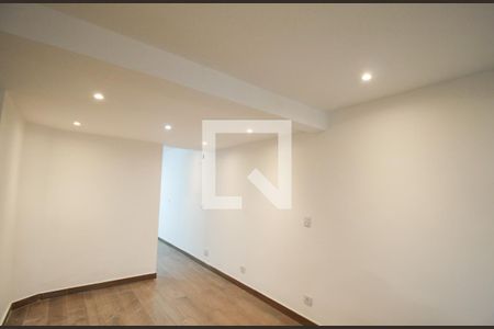 Sala de casa à venda com 2 quartos, 162m² em Pari, São Paulo