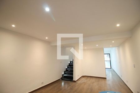 Sala de casa à venda com 2 quartos, 162m² em Pari, São Paulo