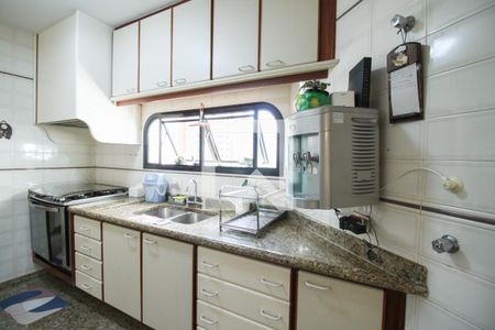 Apartamento à venda com 161m², 3 quartos e 3 vagas Apartamento à venda com 161m², 3 quartos e 3 vagasCozinha