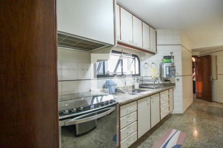 Apartamento à venda com 161m², 3 quartos e 3 vagas Apartamento à venda com 161m², 3 quartos e 3 vagasCozinha