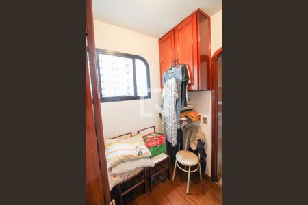 Apartamento à venda com 161m², 3 quartos e 3 vagas Apartamento à venda com 161m², 3 quartos e 3 vagasQuarto de Serviço