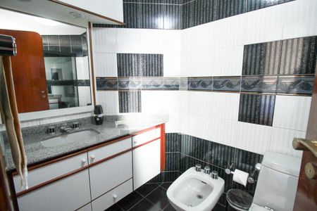 Apartamento à venda com 161m², 3 quartos e 3 vagas Apartamento à venda com 161m², 3 quartos e 3 vagasBanheiro 3